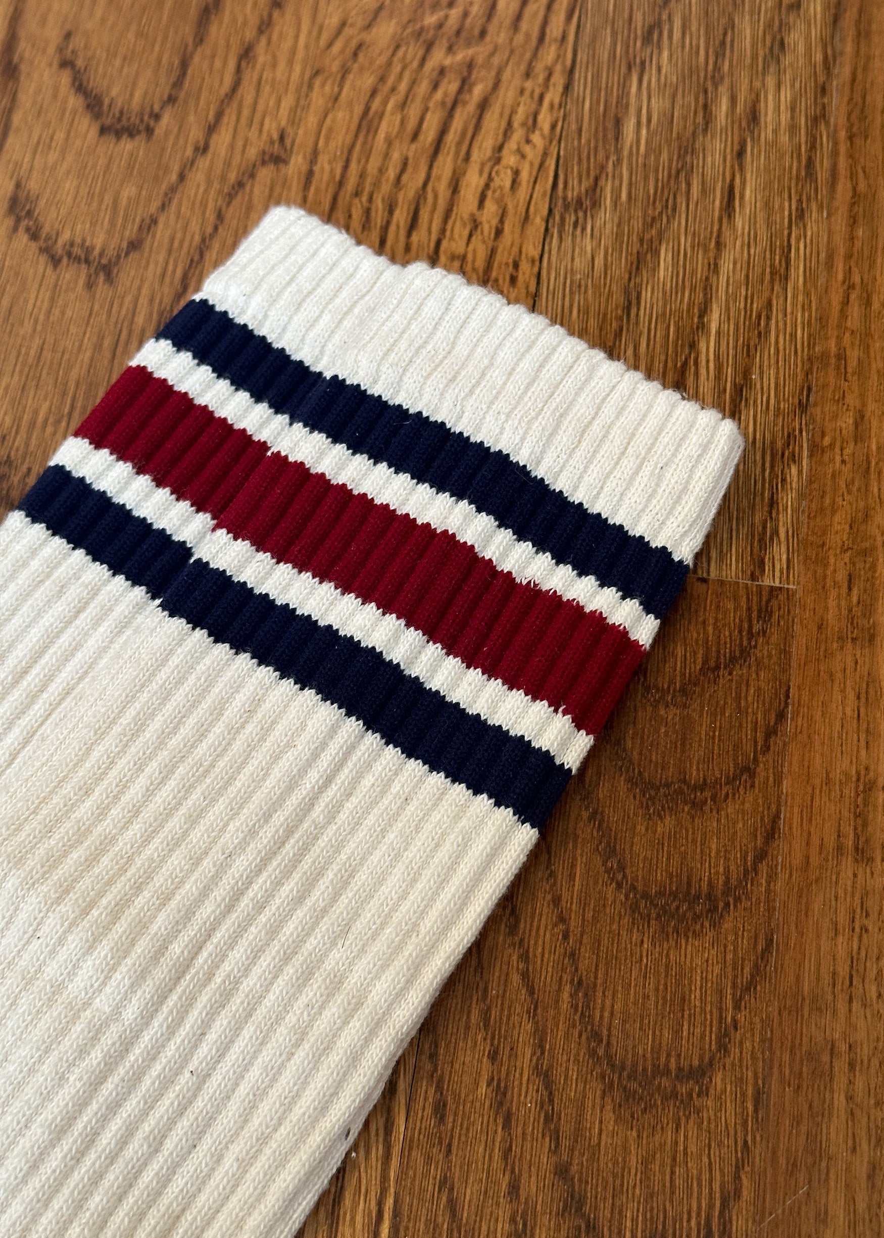 retro socks in navy/burgundy